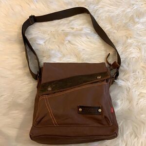 UNISEX Crossposted NWOT Augur Brown Messenger Bag